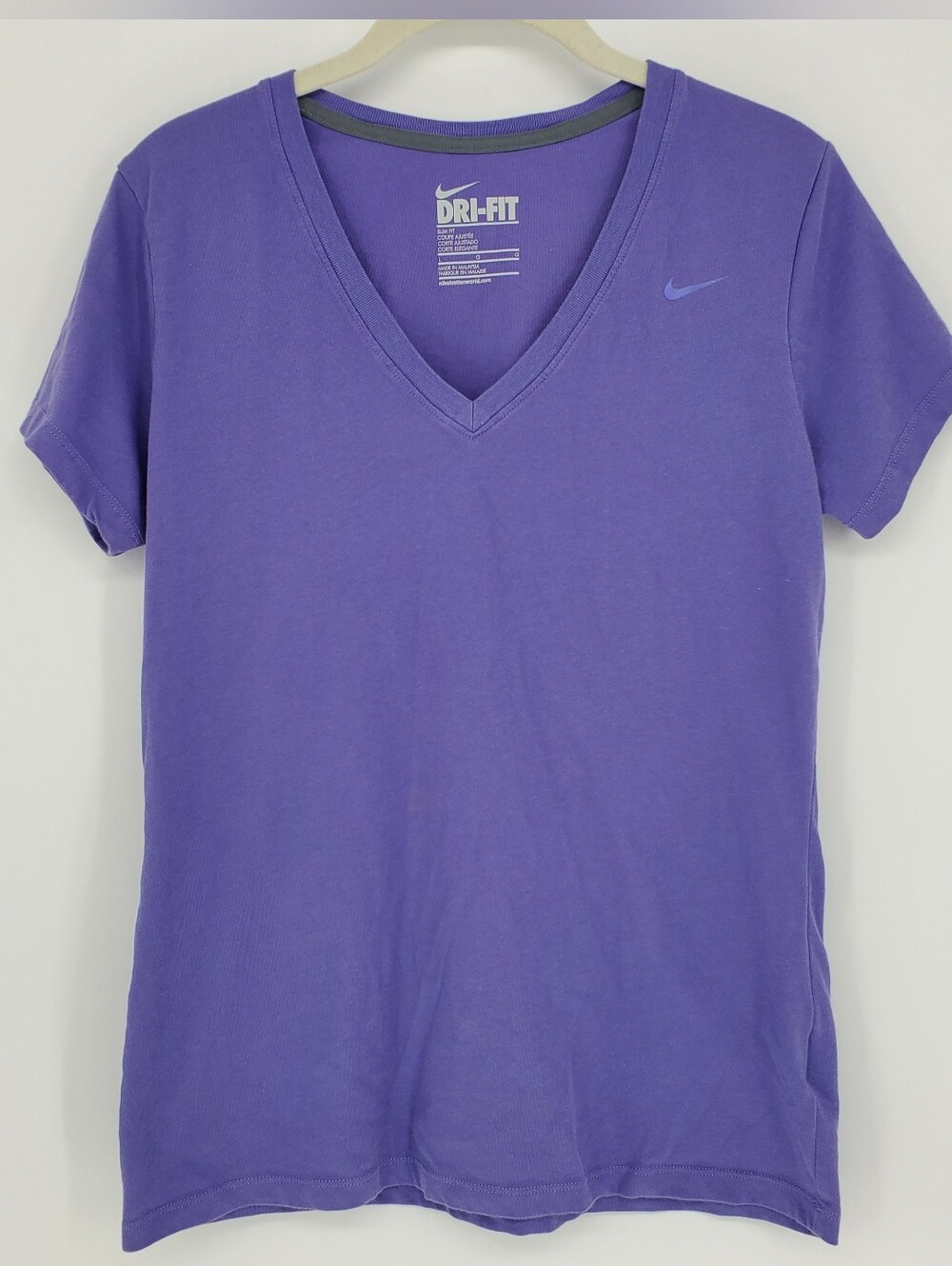 Nike Dri-Fit V-Neck Regular Fit Tee - Size Large
